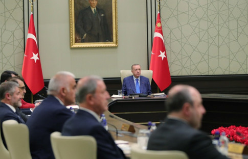 Kabine toplandı