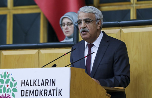 Sancar: Enflasyon fırladıkça, kurlar yükseldikçe iktidar savaş söylemine sarılıyor