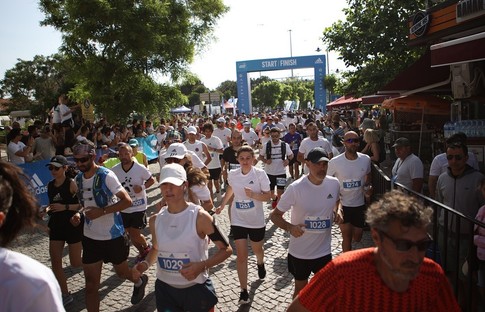 Adidas Bozcaada Yarı Maratonu’nda 2 bin kişi sürdürülebilirlik için koştu