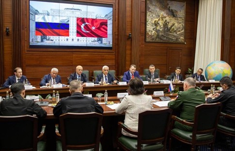 'Tahıl koridoru'ndan ilk gemi geçiyor