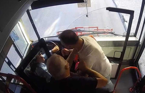 İzmir'de kadın otobüs şoförüne yumruklu saldırı