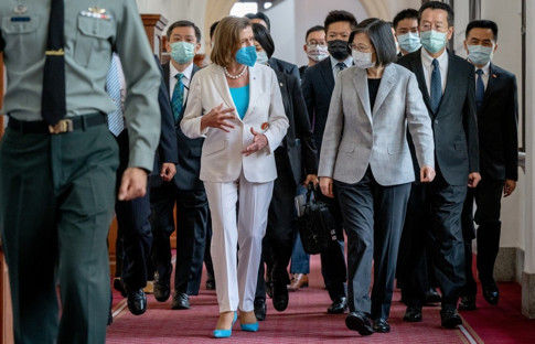 Pelosi'nin ziyaretine tepkiler: 'Tek Çin' vurgusu