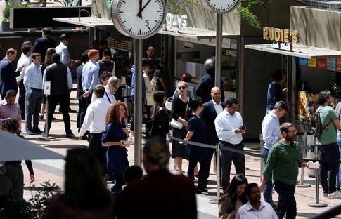 İngiltere'de enflasyon çift haneye ulaştı