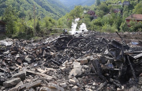 Kastamonu'daki yangında 5 ev kül oldu