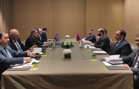Azerbaycan ve Ermenistan barış anlaşması için masaya oturdu