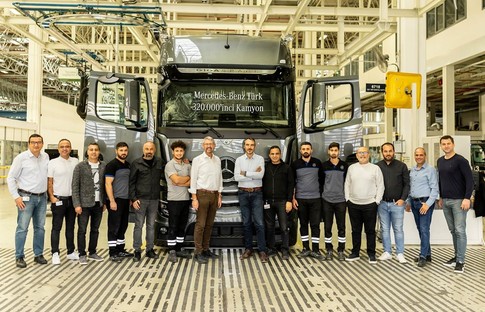 Mercedes-Benz Türk, 320 bininci kamyonunu üretti