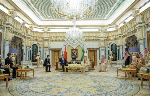 Çin Devlet Başkanı Şi, Suudi Arabistan'dan ayrıldı: Tarihi bir kilometre taşı