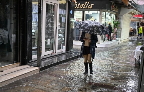 İzmir'de sağanak etkili oldu