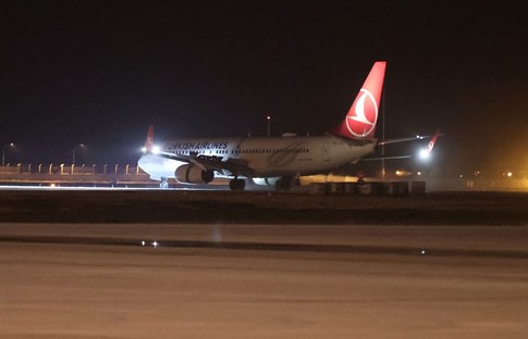 THY, onarılan Hatay Havalimanı'na ilk uçuşunu yaptı