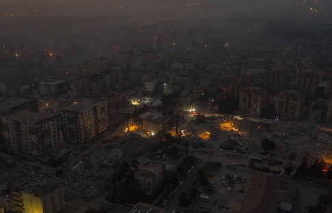 Kahramanmaraş'taki deprem anı güvenlik kamerasında