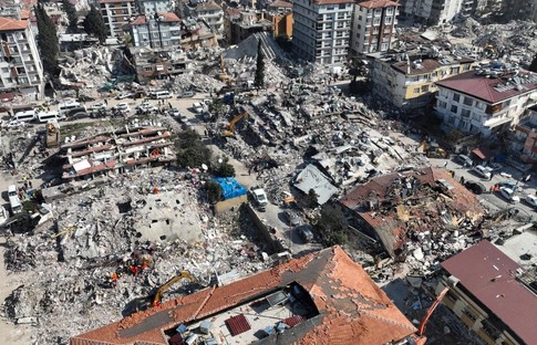"Depremde oluşan hasar 100 milyar doları aşacak"