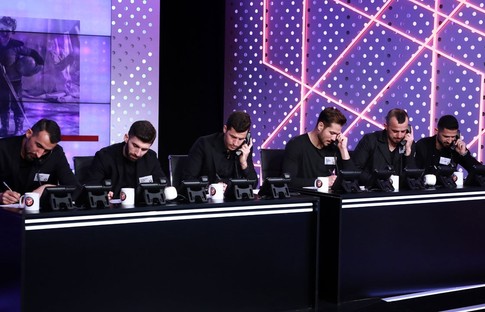 Futbol camiası depremzedeler için "Omuz Omuza" verdi