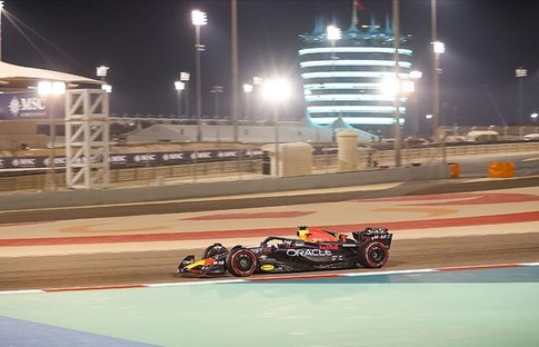 F1'de Bahreyn Grand Prix'sini Verstappen kazandı