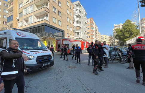Şanlıurfa'da 6 katlı bina çöktü