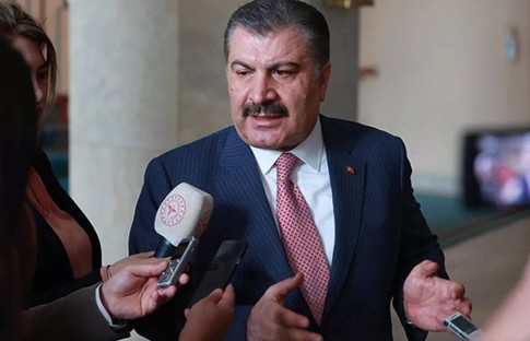 Koca: Hastanelerde şiddete karşı yeni bir uyarı sistemi üzerinde çalışıyoruz