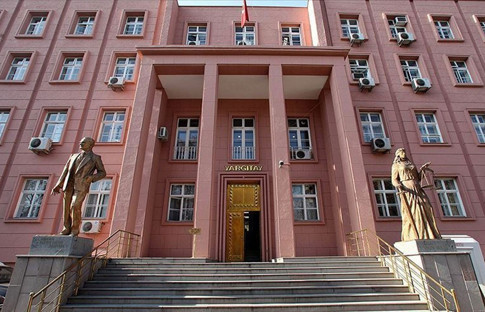 Yeni başkan 50 turda da seçilemedi
