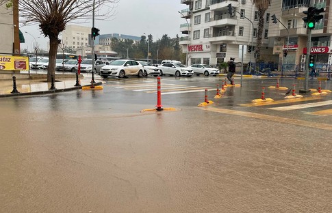 Şanlıurfa'da sağanak etkili oluyor