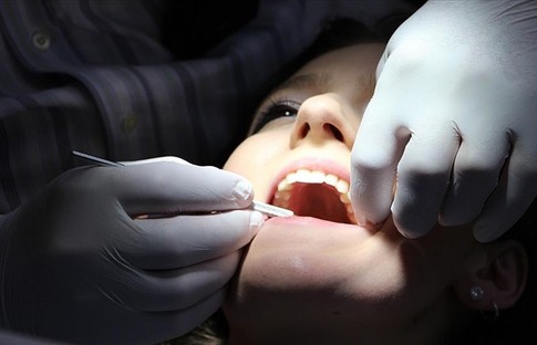 Sensodyne, deprem bölgesinde ağız ve diş sağlığı hizmet birimleri kuruyor