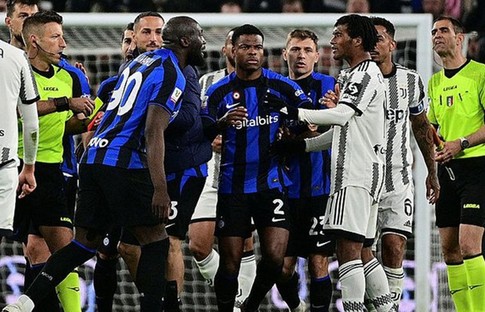 Irkçı tezahürat, tribün kapatma cezası getirdi