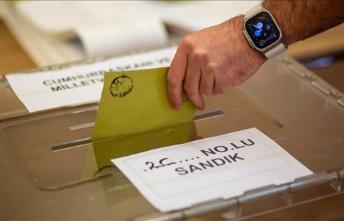 Yurt dışı ve gümrüklerde 1,7 milyonu aşkın seçmen oy kullandı