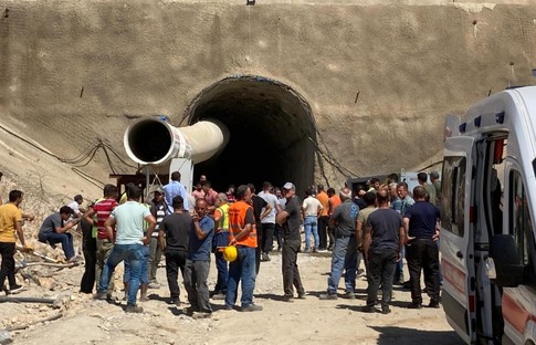 Hızlı tren hattı tünel inşaatında gazdan etkilenen işçi öldü