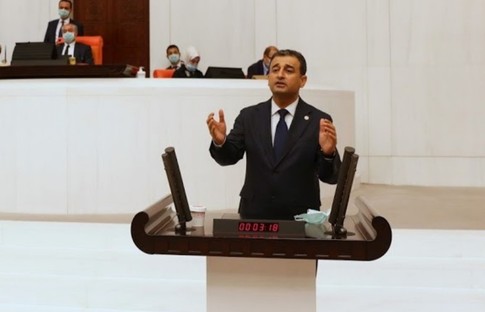 'Türkiye'de büyüyen iki şey var, yoksulluk ve zenginlerin serveti'