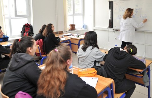 Liselerde yeni dönem: Test yerine yazılı yoklama yapılacak