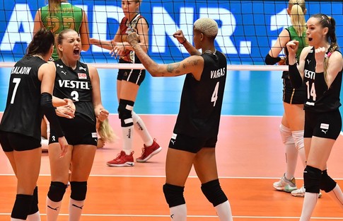 A Milli Voleybol Takımı 5'te 5 yaptı