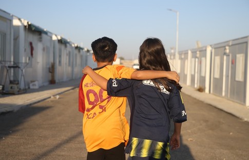 Galatasaray ve Fenerbahçe, depremzedeler için el ele verdi