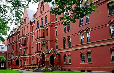 Harvard Üniversitesi, ifade özgürlüğünde sınıfta kaldı