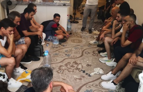 Bir evde 25 göçmen yakalandı