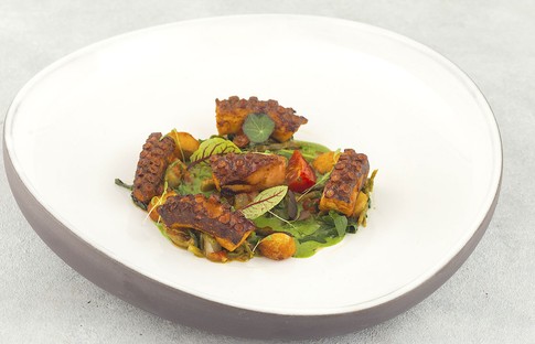 Four Seasons Hotel Sultanahmet Avlu Restaurant’da sürpriz öğle yemeği!