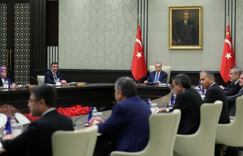 Gözler Ankara'ya çevrildi: Kabine toplandı, yeni asgari ücret de masada...
