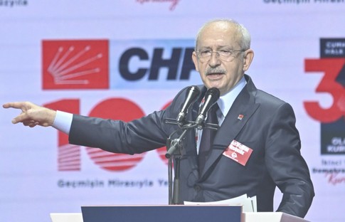 Sırtımdaki hançerlerle seçime girmek zorunda kaldım