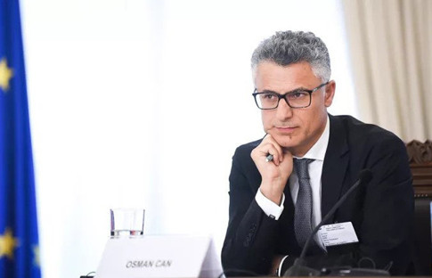 AYM eski Raportörü Osman Can: TBMM geri adım atarsa devlet biter