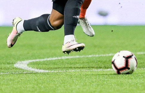 Bakan Yerlikaya 10 ildeki operasyonu duyurdu: 52 kişi gözaltında, 2 futbolcu da şebekede