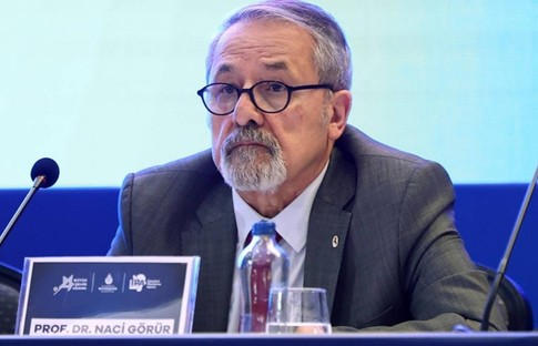 Naci Görür'den 7.4 büyüklüğünde deprem uyarısı
