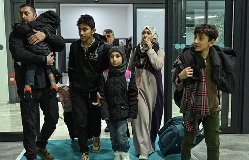 Gazze'den tahliye edilen Türk vatandaşları İstanbul'a geldi