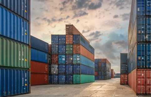 ABD'nin dış ticaret açığı sürpriz şekilde daraldı