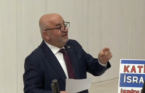 SP'li vekil Meclis kürsüsünde fenalaştı
