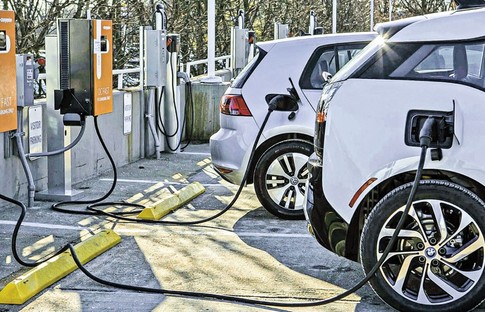 Elektrikli araçlar, Avrupa'da liderliğe koşuyor