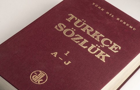 TDK son noktayı koydu: 'A'nın şapkası duruyor mu? Hangi ifadeler sözlükte yer almıyor?