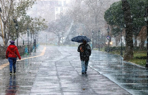 İstanbul'a yılın ilk kar yağışı
