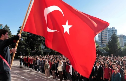 Bakan Tekin duyurdu: Okullarda şehitler için saygı duruşunda bulunulacak