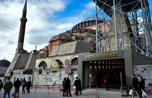 Ayasofya'da kapı tartışması: Orjinali ne zaman kullanılacak?