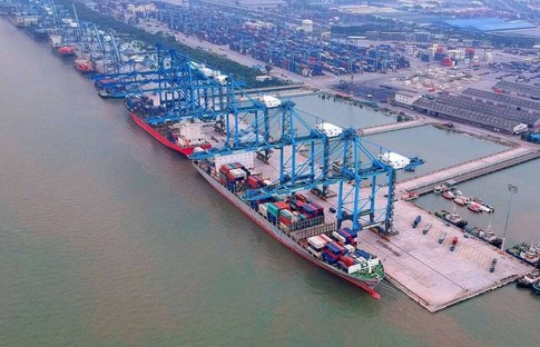 GIB, MMC Port Holdings'in yüzde 49’unu almak istiyor