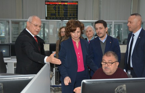 Ayşe Ünlüce, Eskişehir Ticaret Borsası’nı ziyaret etti