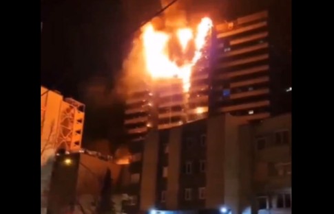 Tahran'da özel bir hastanede büyük bir yangın çıktı