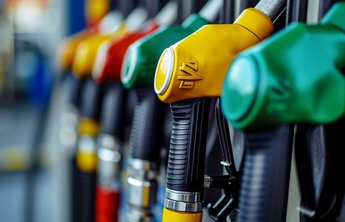 Benzine zam geldi