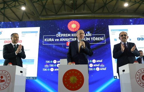 Yıl sonuna kadar 200 bin evi teslim etmiş olacağız